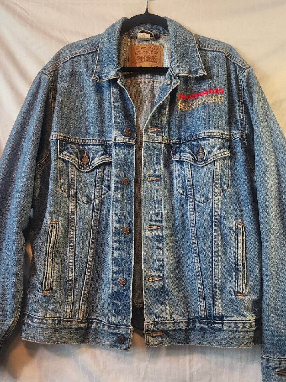 Levi's Memphis Embroidered Denim Trucker Jacket Medium Vintage USA Music